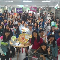 105年11月1日吴思达老师于劳动市场分析课程带领四人三甲同学参访YS青年职涯发展中心。
