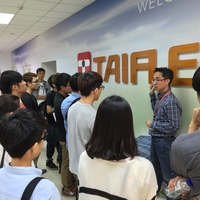 本系黄琼慧老师于104.5.22带领四人四甲同学参访台虹科技股份有限公司。
